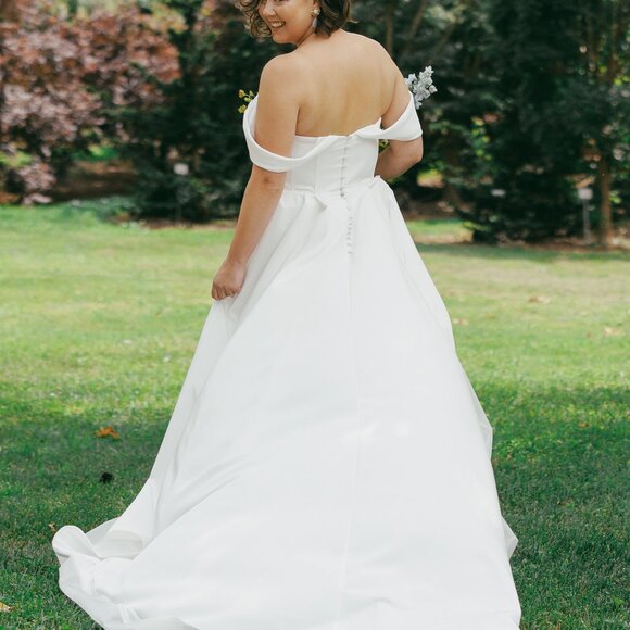 Jane Hill- Huntleigh Wedding Dress Size 13 - Picture 6 of 13